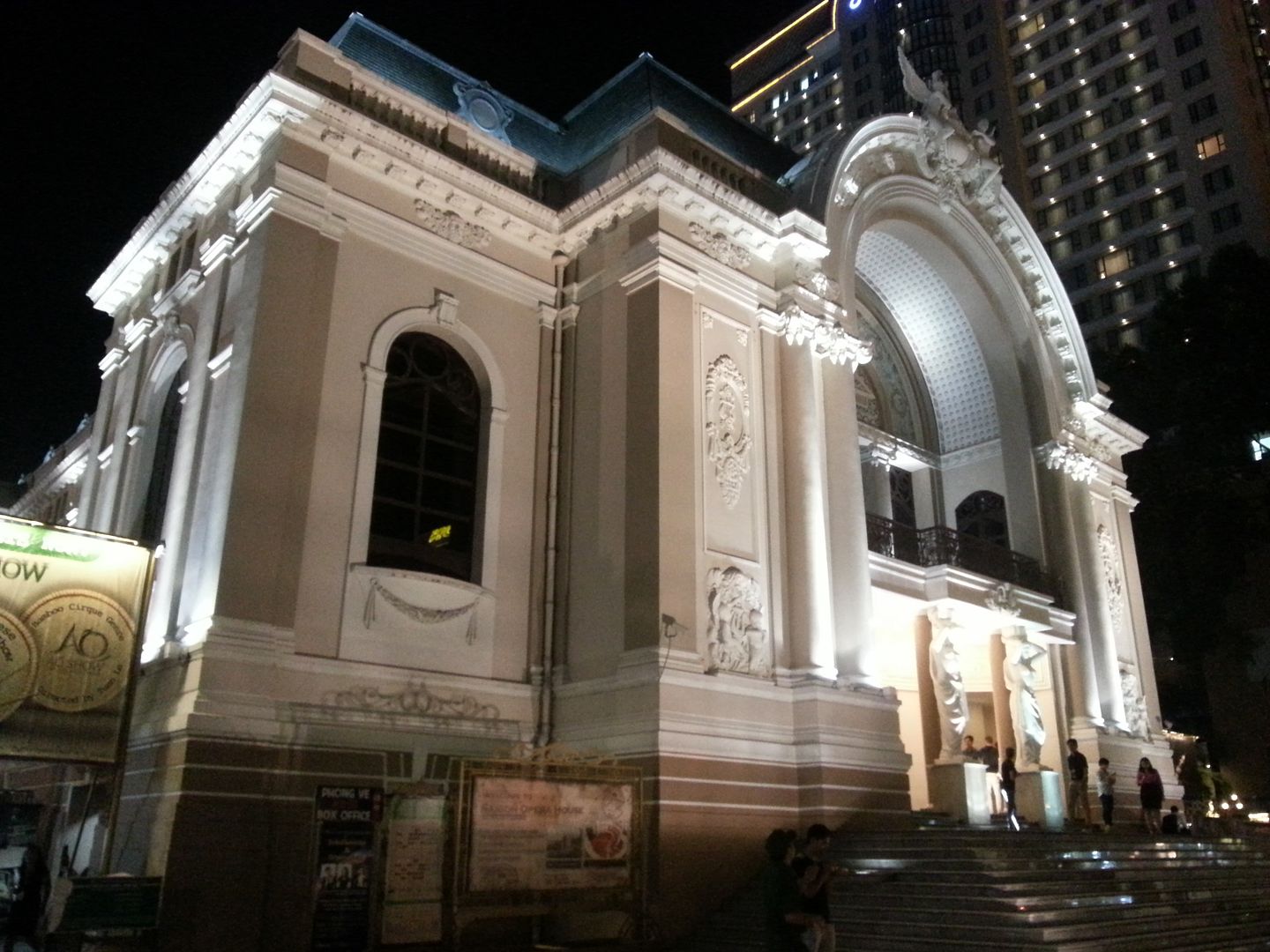 catch-the-mist-at-the-saigon-opera-house-hello-saigon