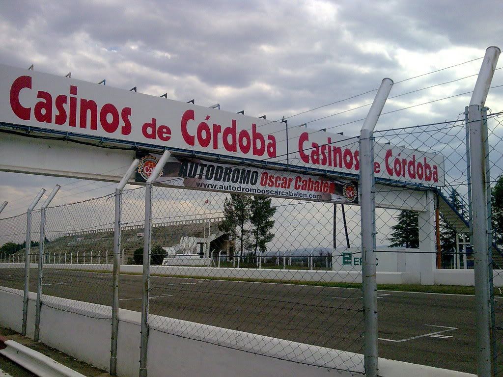 y te lo muestro y te lo muestro