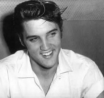 [Image: elvis-young20elvis20presley20laughing_zpsupgzitg1.jpg]