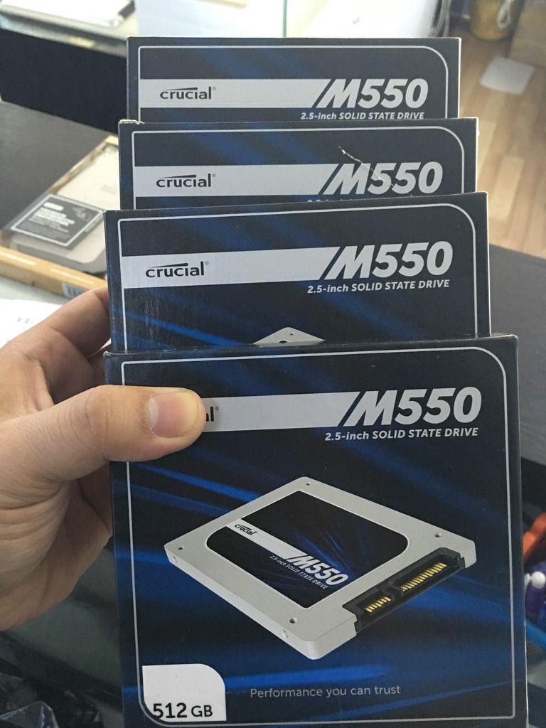 Em bán vài em ổ cứng SSD Crucial M550 512gb new seal giá tốt