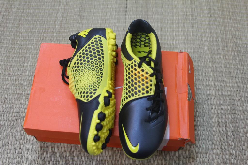 Chuyên giày đá banh Adidas, Nike, Puma, Umbro.. chính hãng từ Store US và UK....... - 11