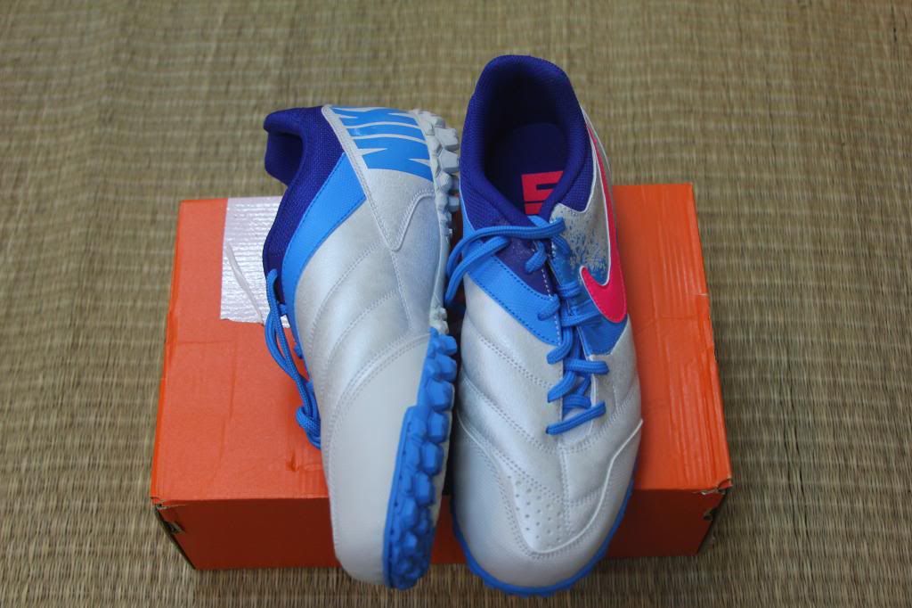 Chuyên giày đá banh Adidas, Nike, Puma, Umbro.. chính hãng từ Store US và UK....... - 17