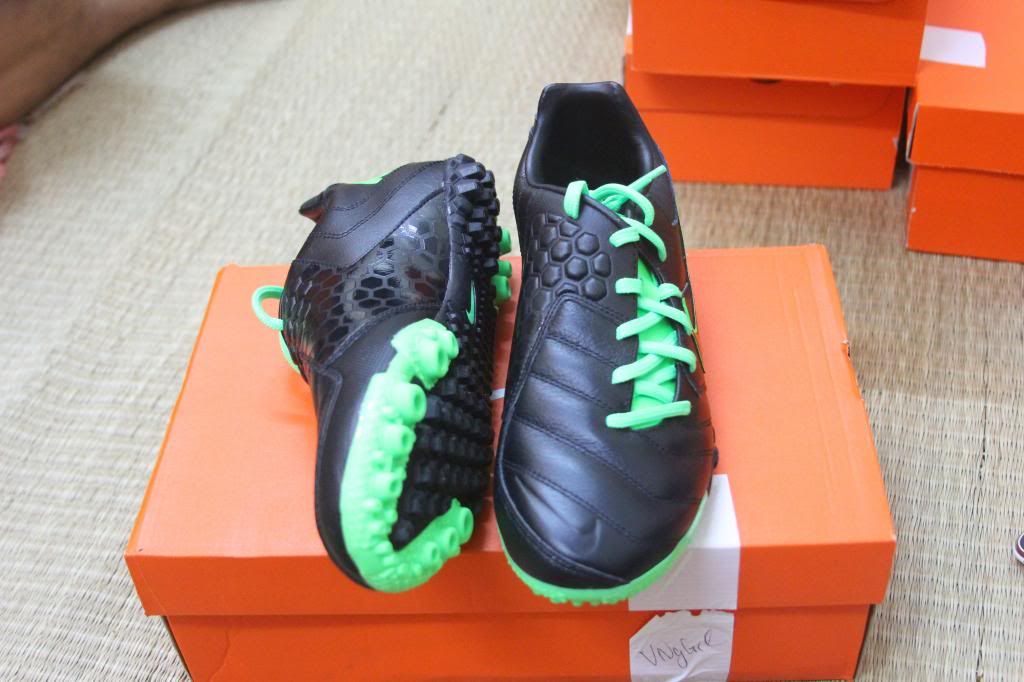 Chuyên giày đá banh Adidas, Nike, Puma, Umbro.. chính hãng từ Store US và UK....... - 13