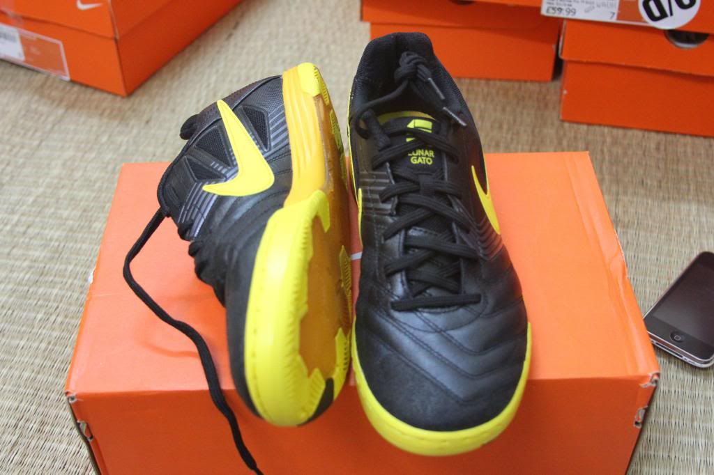 Chuyên giày đá banh Adidas, Nike, Puma, Umbro.. chính hãng từ Store US và UK....... - 28