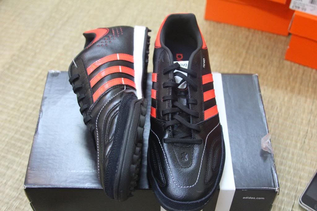 Chuyên giày đá banh Adidas, Nike, Puma, Umbro.. chính hãng từ Store US và UK....... - 1