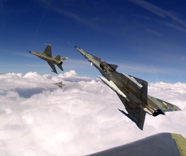 Kfir_zpsa89b3e02.jpg
