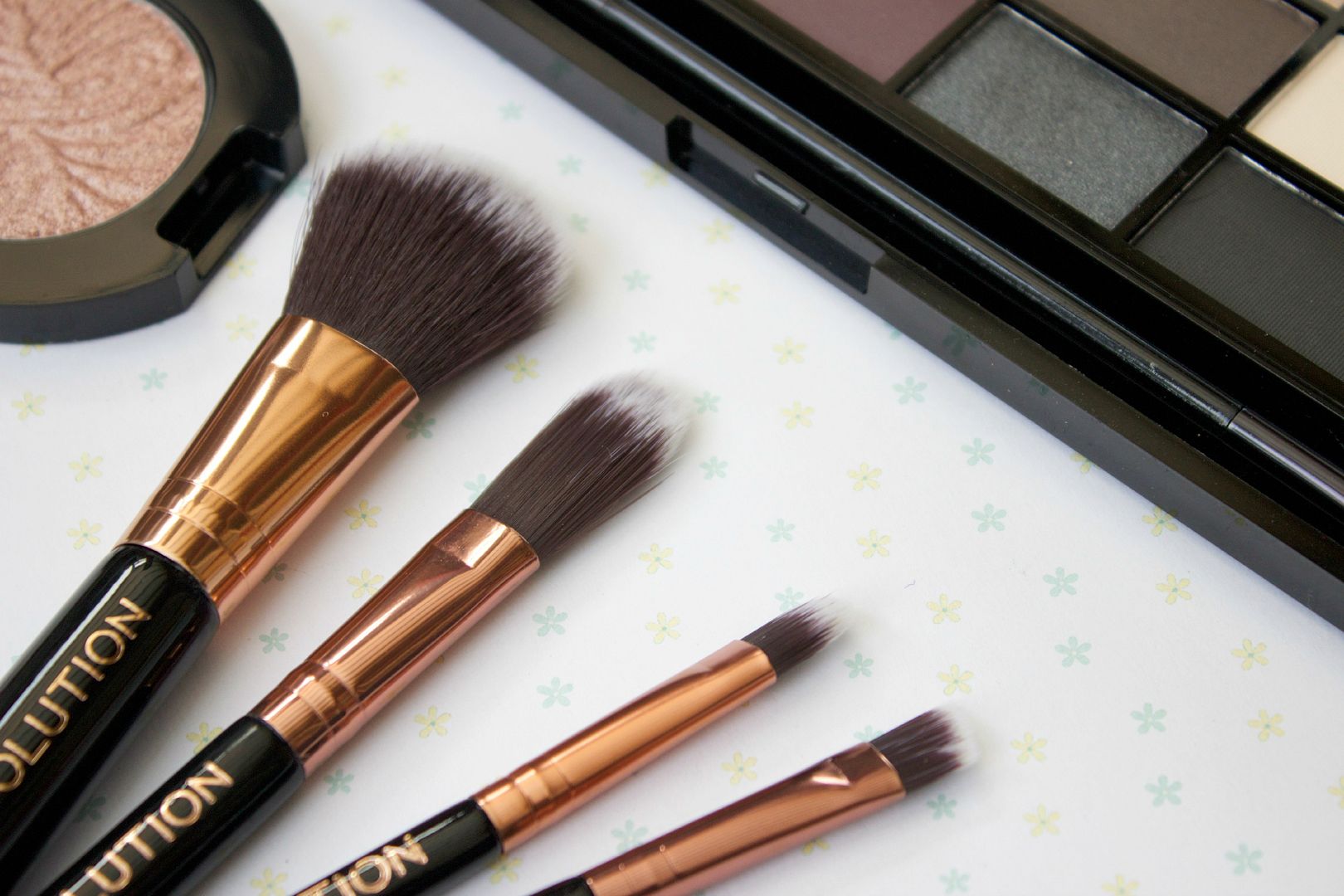 Makeup Revolution Pro Go Brush Set