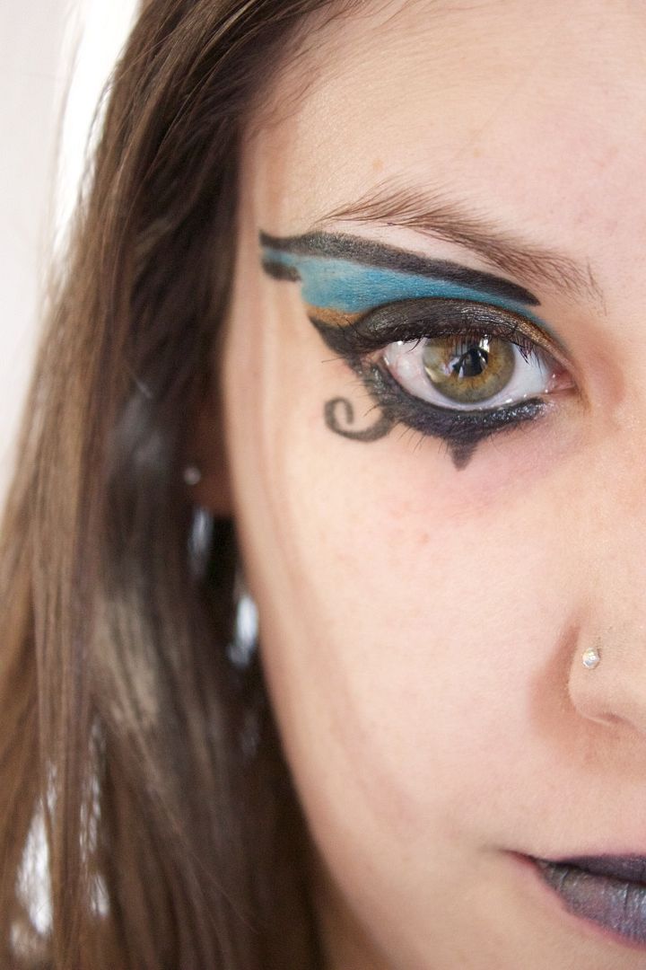 Eye of Horus Halloween eye make-up