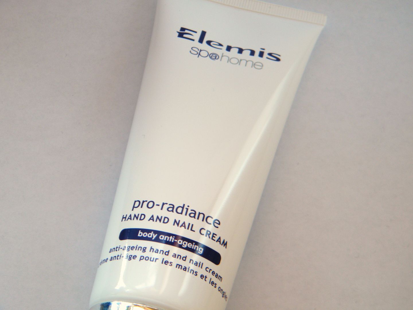 Elemis Pro-radiance Hand & Nail Cream