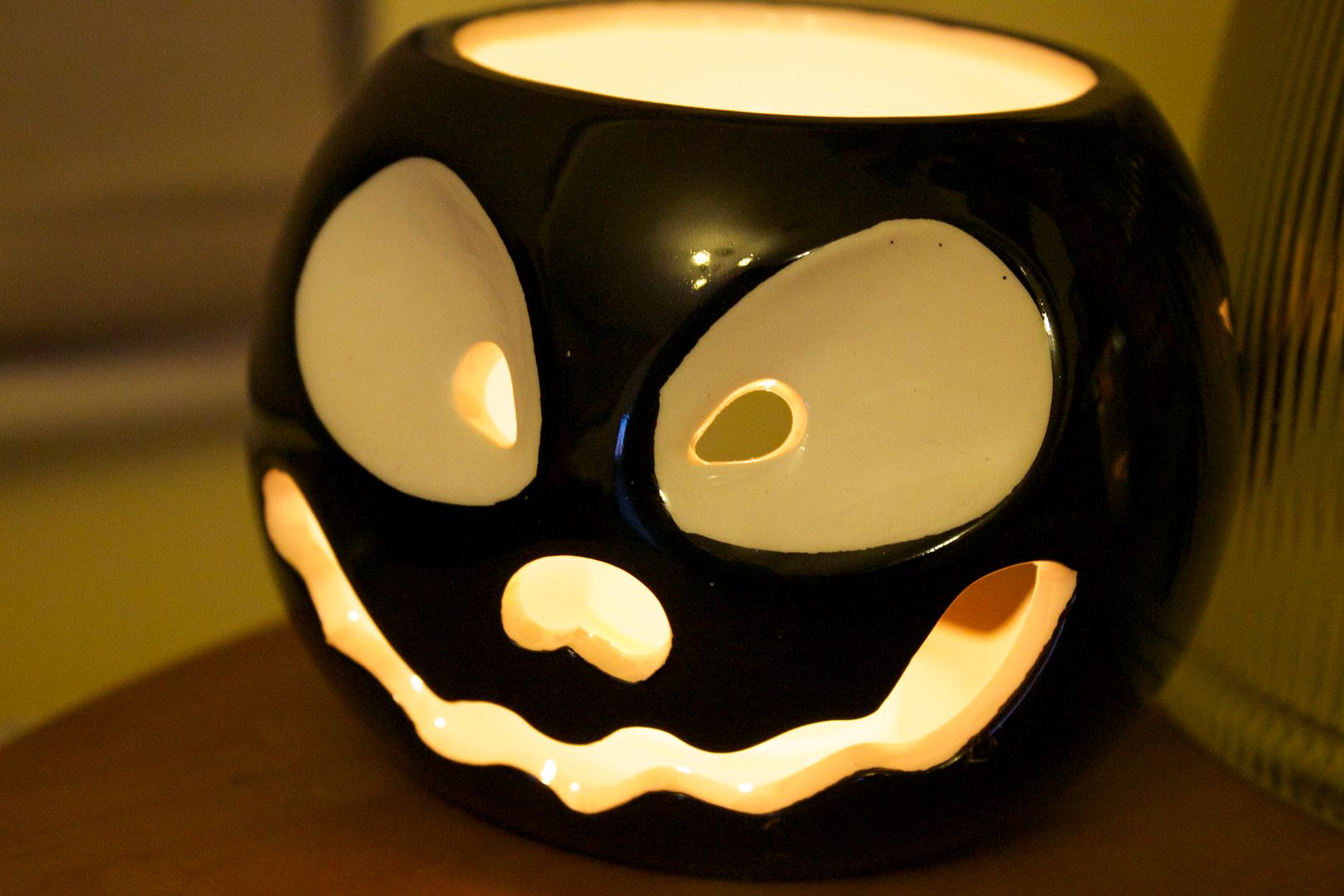Poundland Ceramic Halloween tealight holder