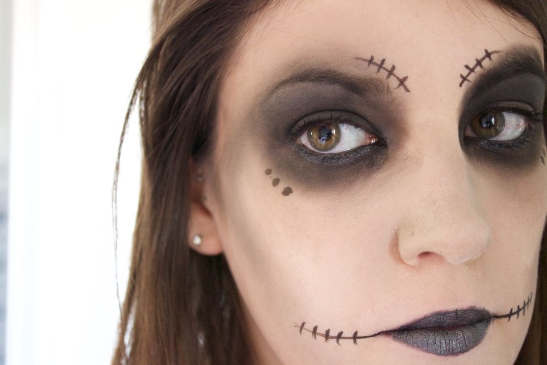 Skeleton Halloween Look