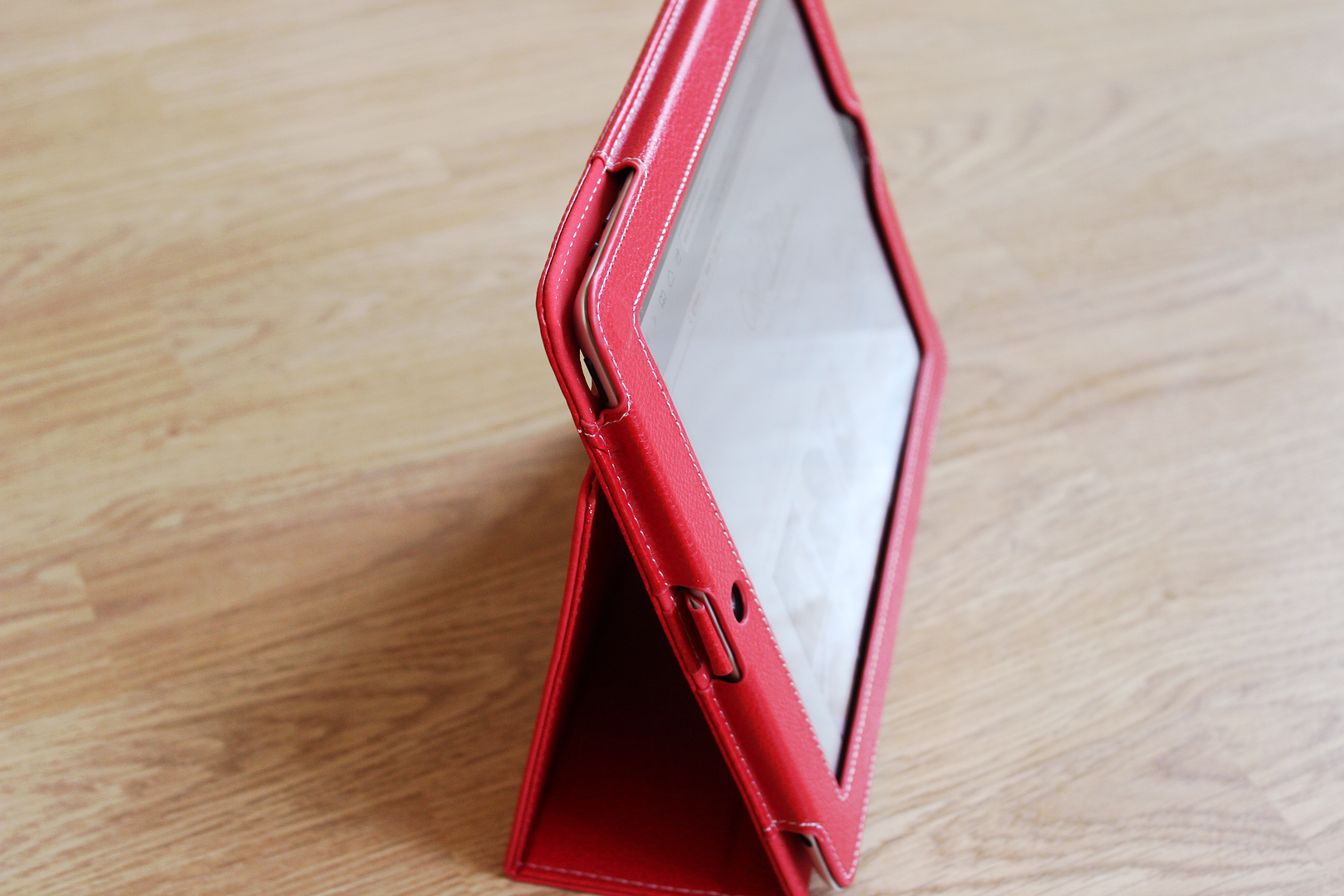 Snugg iPad 2 case